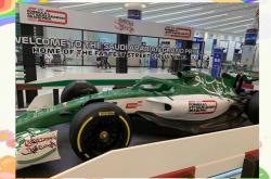 开云体育入口-红牛车队翻盘梅赛德斯，汉密尔顿扛起全队