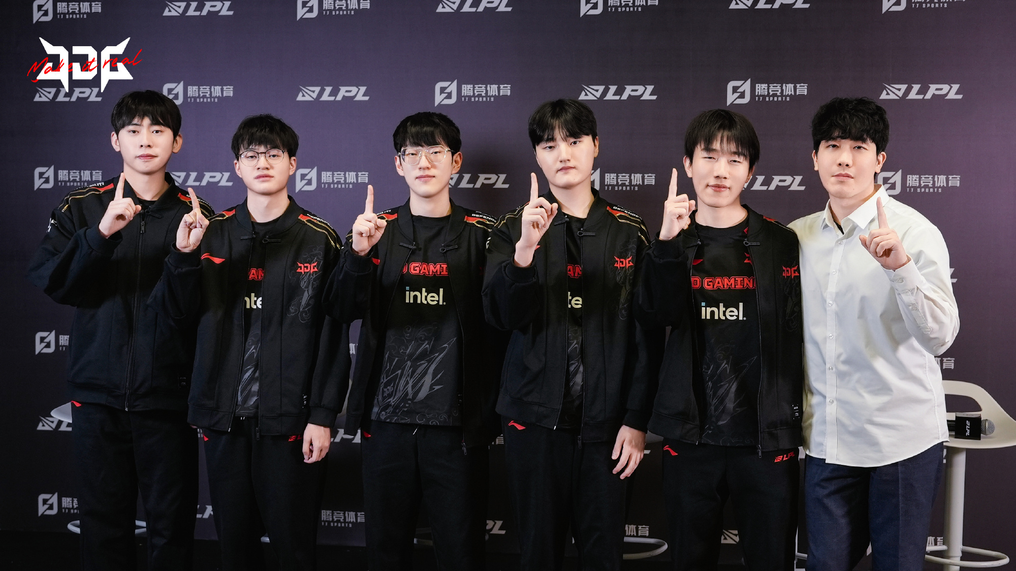 FPX碾压G2，Chovy成为全场焦点半决赛3:0（深圳）