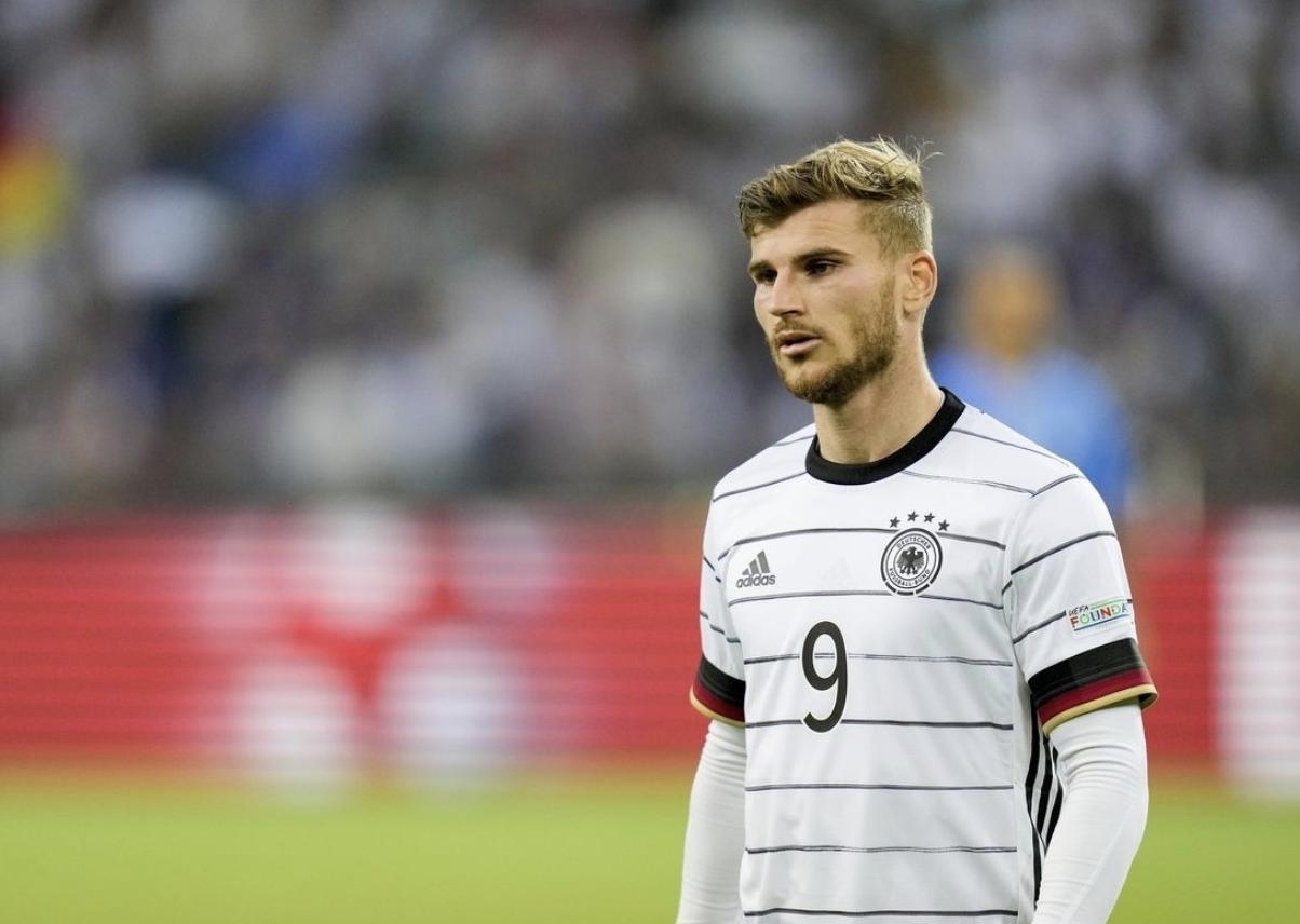 切尔西逆转克罗地亚，莱万统治全场